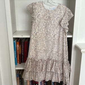 A new take on cheetah. Gold lined hearts among classic pattern. Size 9.